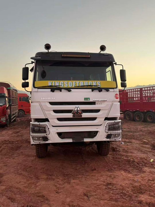 HOWO 6x4 dump truck front view